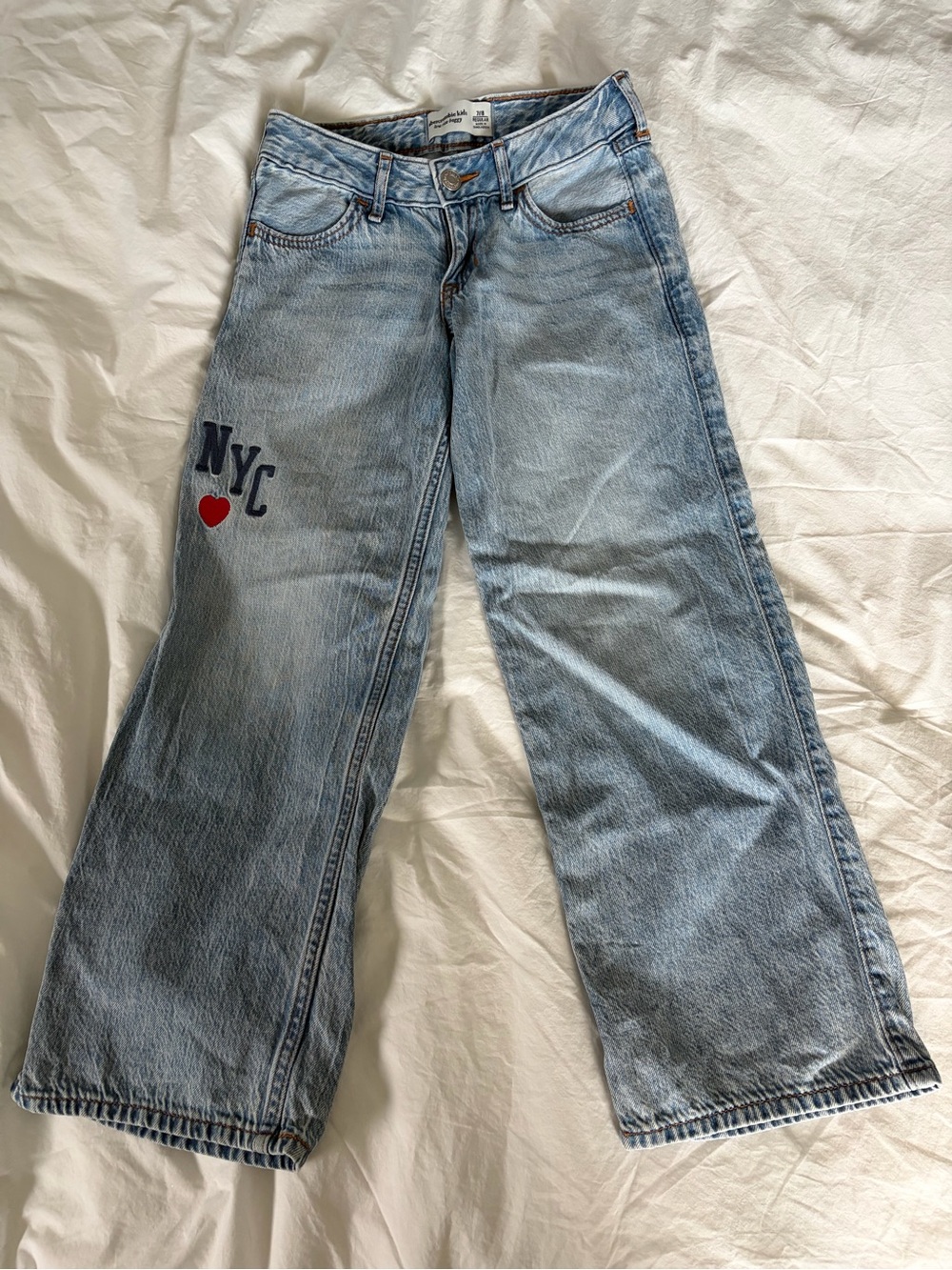 abercrombie kids - NYC Heart Embroidered Light Wash Wide Leg Jeans - size 7/8
